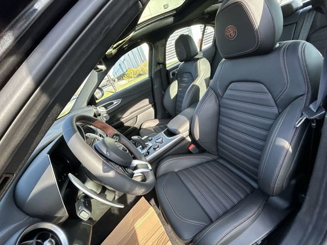 New 2025 Alfa Romeo Giulia AWD w/ Driving Assist Package image 11