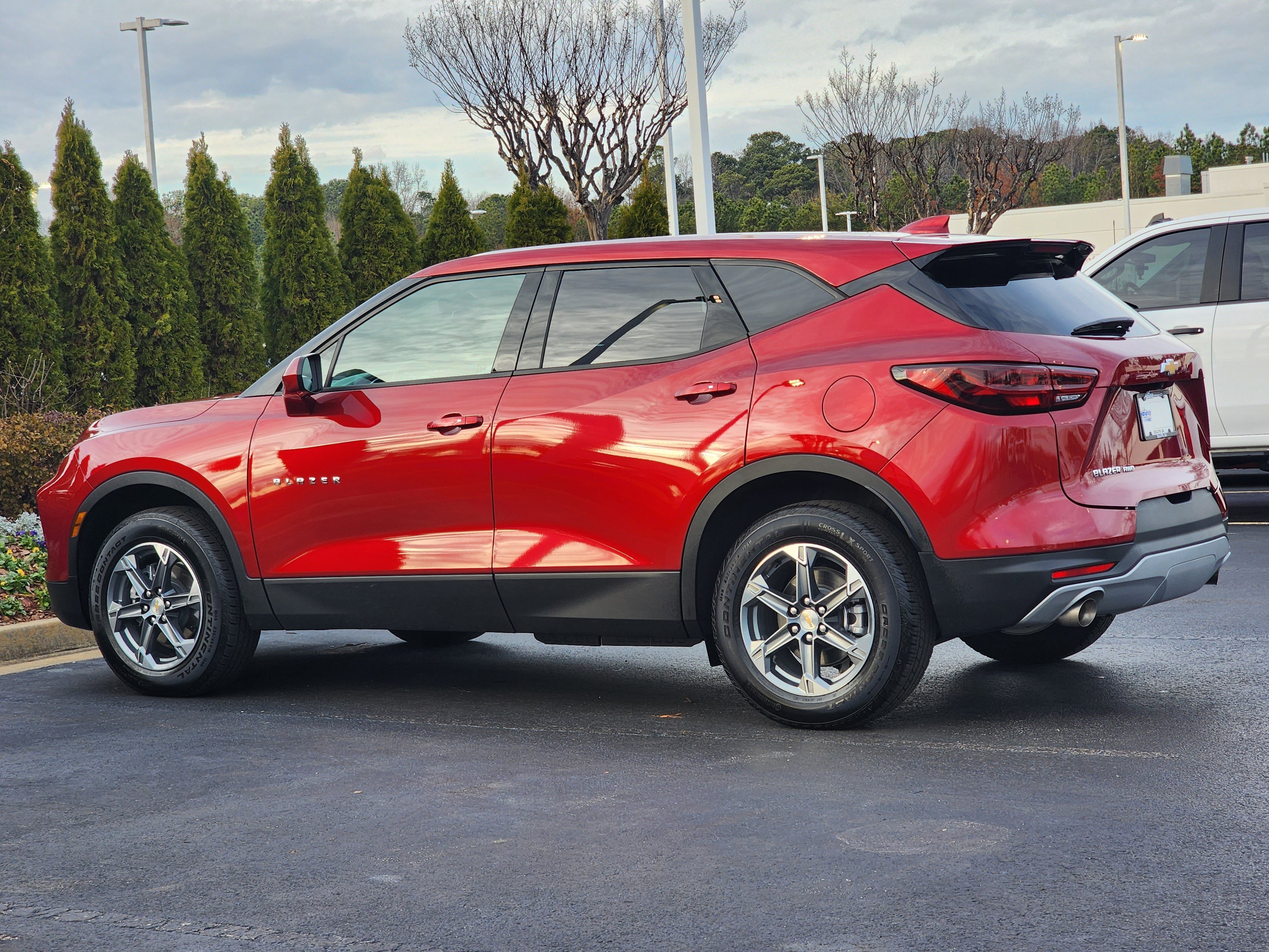 Used 2025 Chevrolet Blazer LT image 9