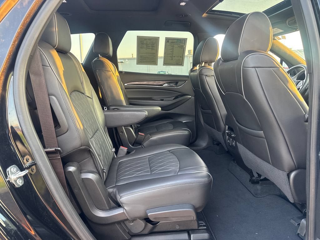 Used 2024 Buick Enclave Avenir w/ Avenir Technology Package AWD/4WD image 12