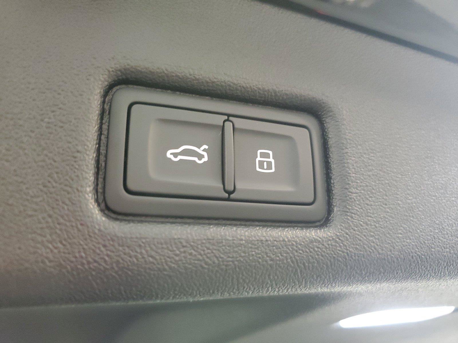 Certified 2025 Audi Q5 Premium w/ Premium Plus AWD/4WD image 10