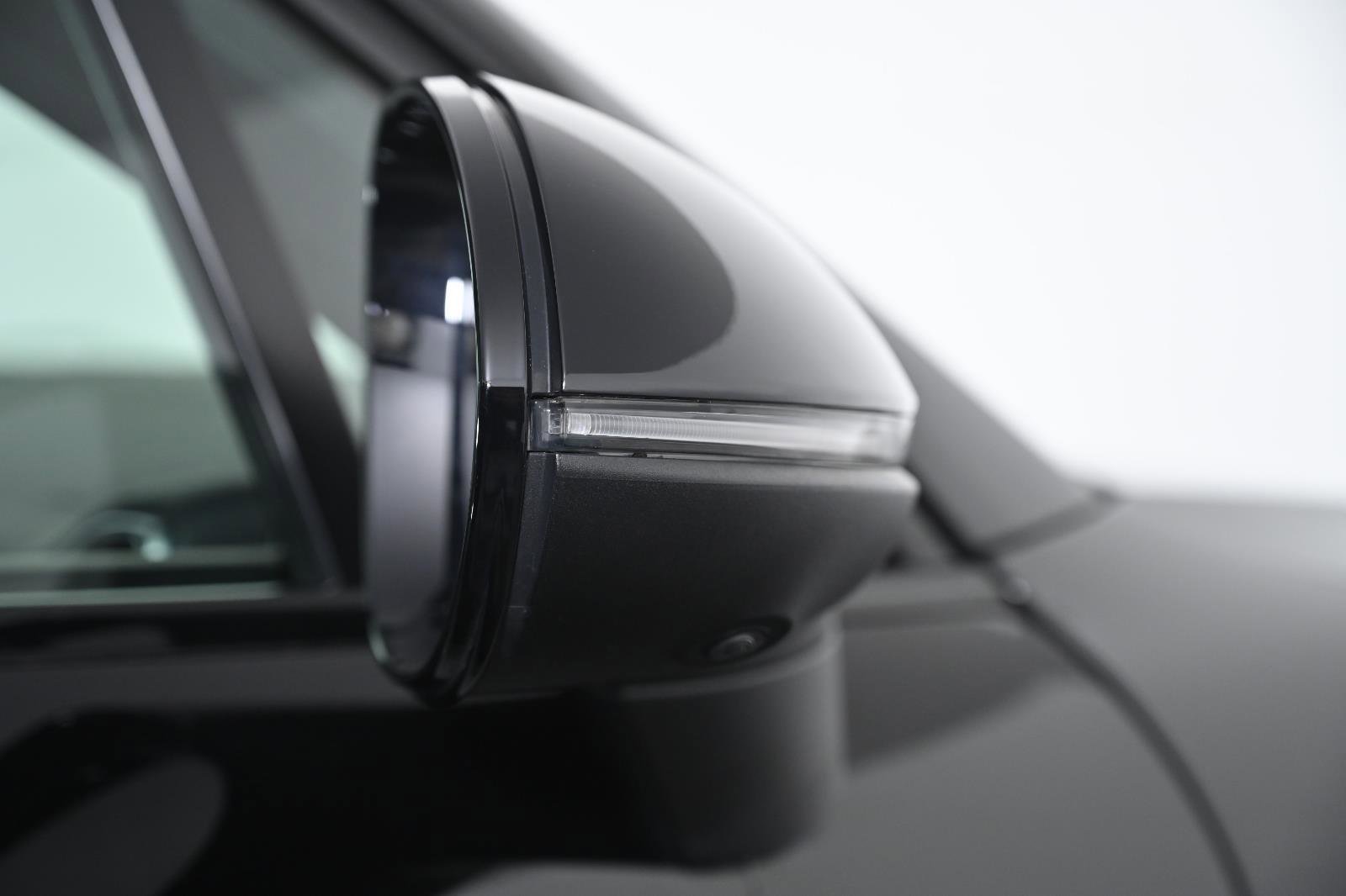 Used 2023 Porsche Cayenne image 9