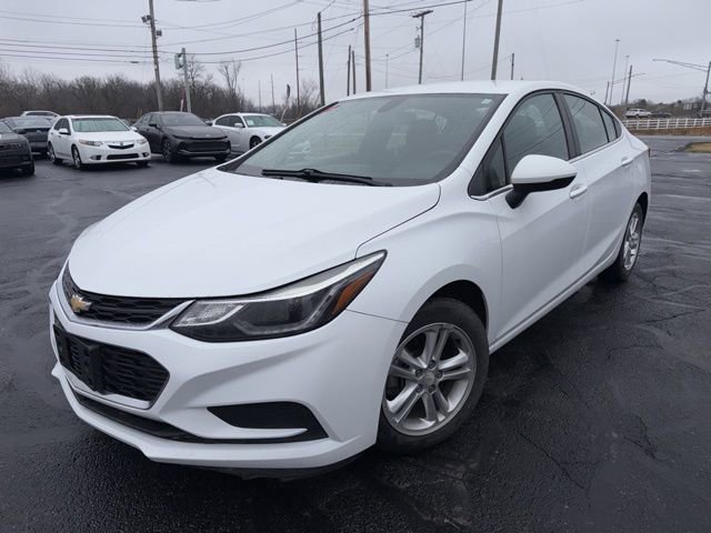 Used 2016 Chevrolet Cruze LT image 2