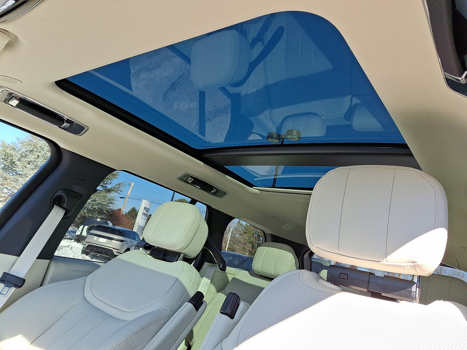 New 2026 Land Rover Range Rover SE image 11