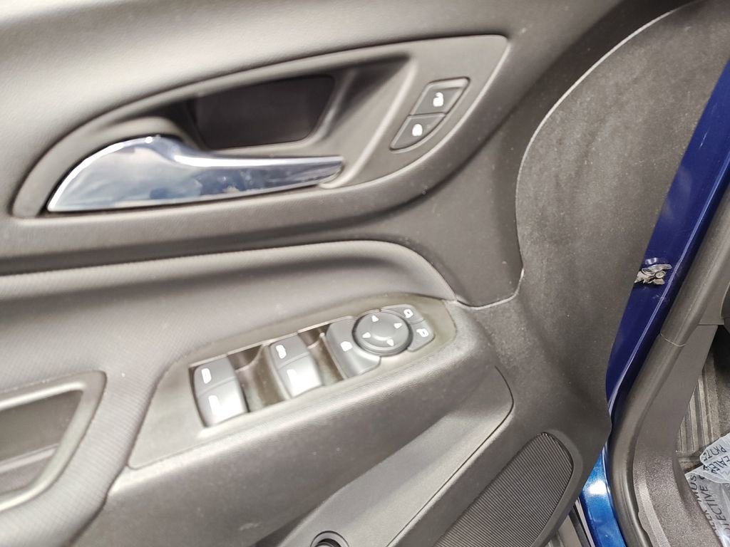 Used 2023 Chevrolet Equinox RS image 18