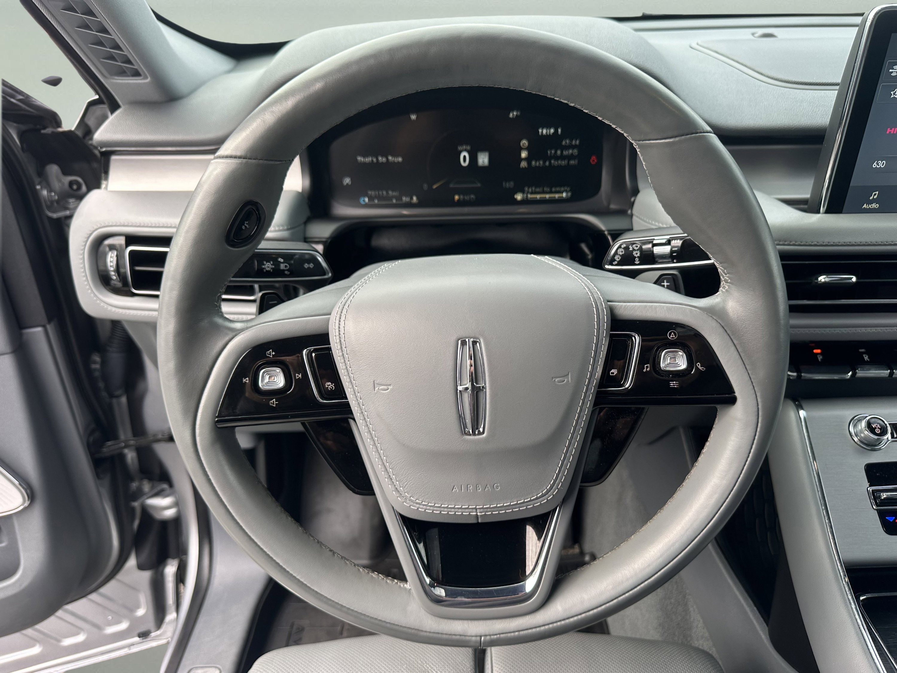 Used 2021 Lincoln Aviator Reserve w/ Equipment Group 202A image 11