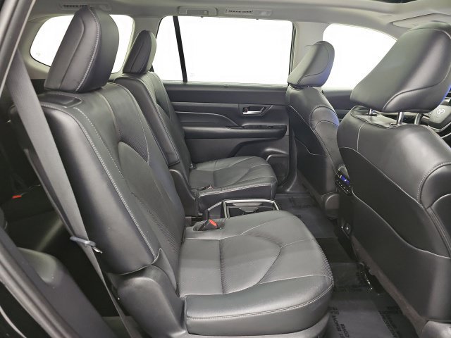 Certified 2024 Toyota Grand Highlander AWD image 41