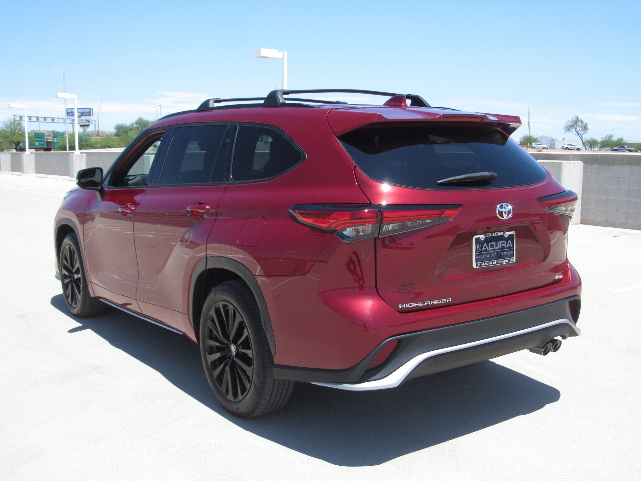 Used 2023 Toyota Highlander XSE FWD image 6