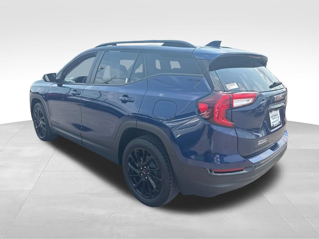 Used 2023 GMC Terrain SLE w/ Driver Convenience Package AWD/4WD image 3