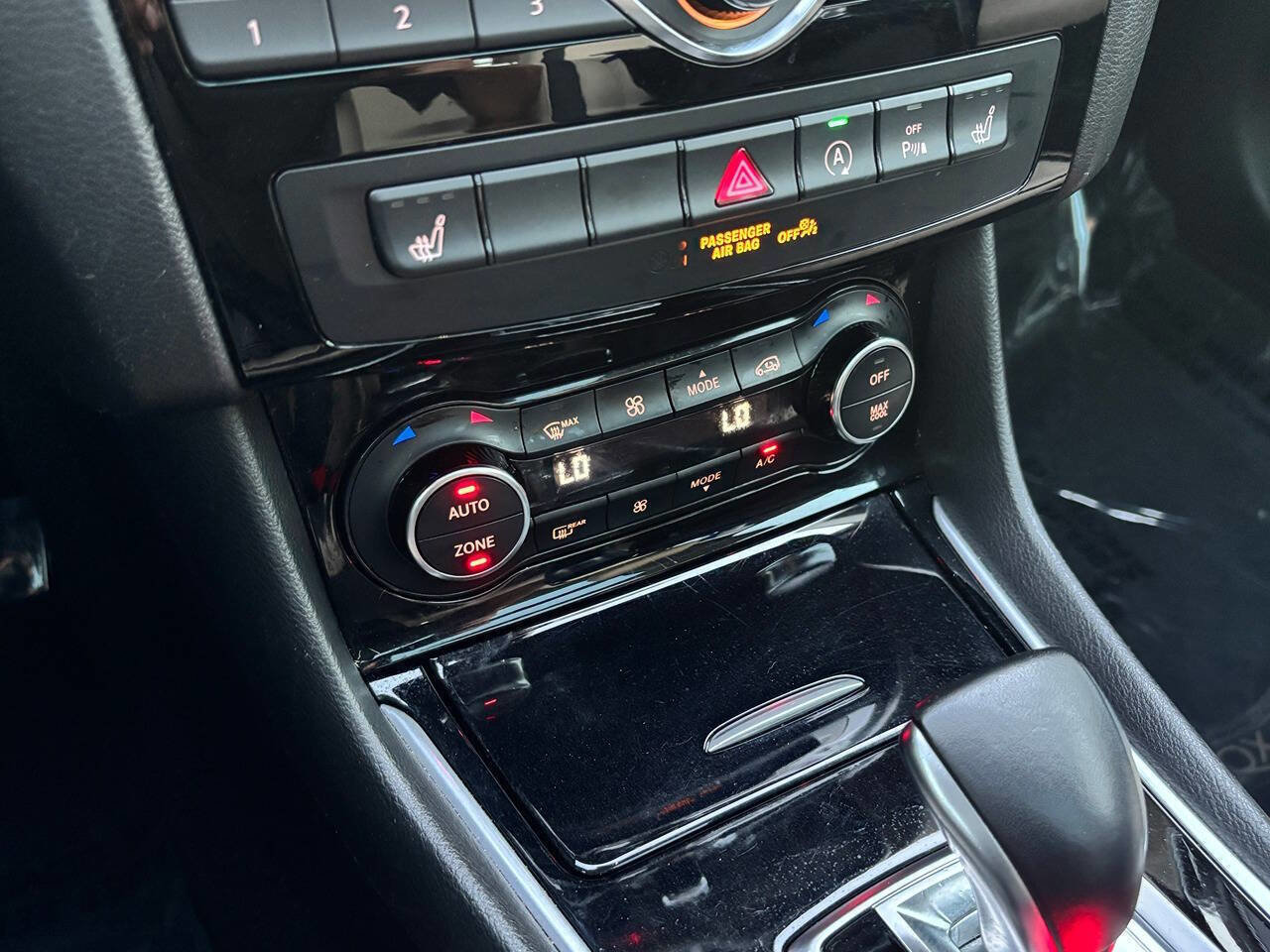 Used 2019 INFINITI QX30 w/ Navigation Package image 41