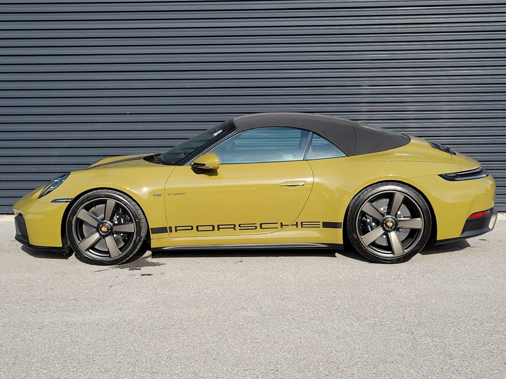 Certified 2026 Porsche 911 Carrera 4 GTS AWD/4WD image 2