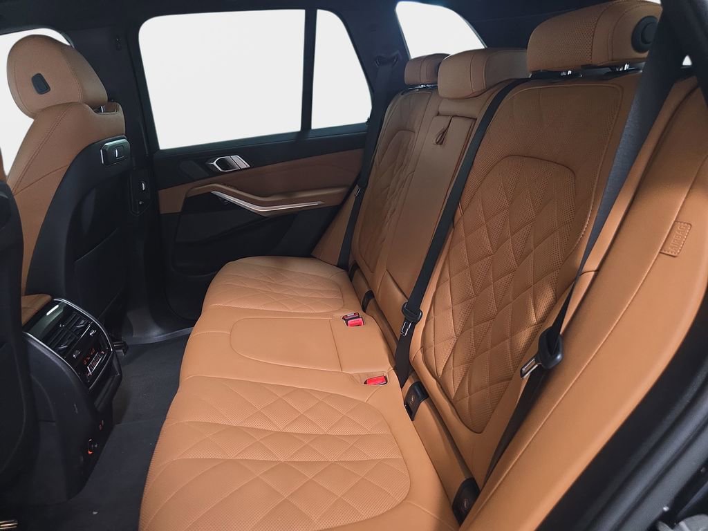 Used 2024 BMW X5 sDrive40i w/ Premium Package image 12