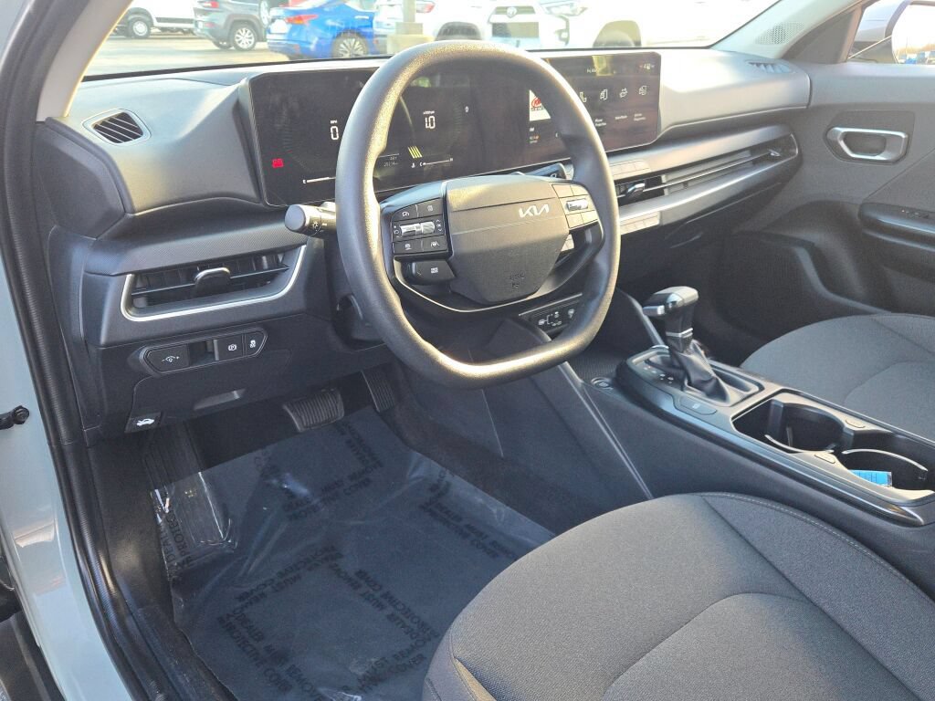 Used 2025 Kia K4 FWD image 24