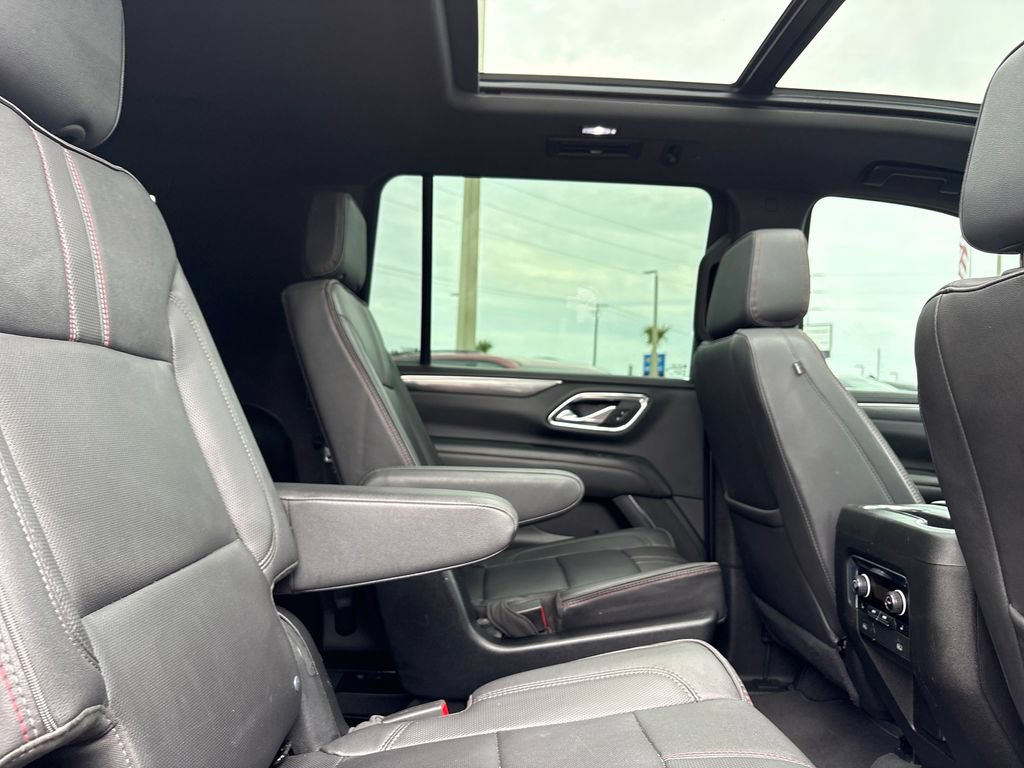 Used 2023 Chevrolet Suburban RST w/ Luxury Package AWD/4WD image 22