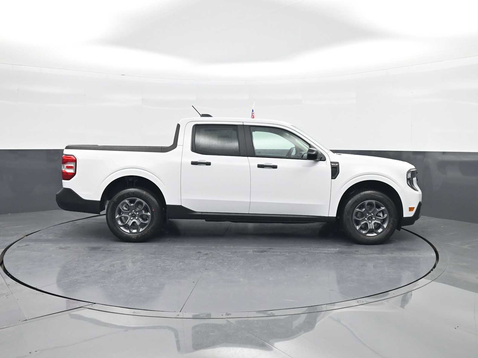 New 2025 Ford Maverick XLT w/ Equipment Group 301A image 9