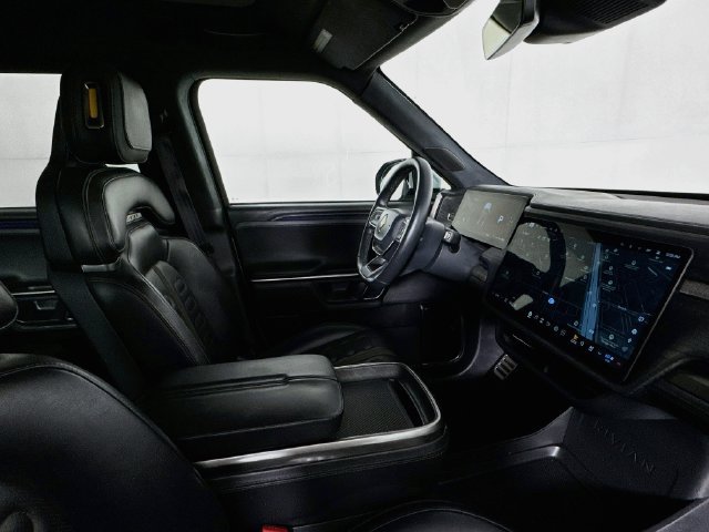 Used 2024 Rivian R1S Adventure Dual AWD/4WD image 24