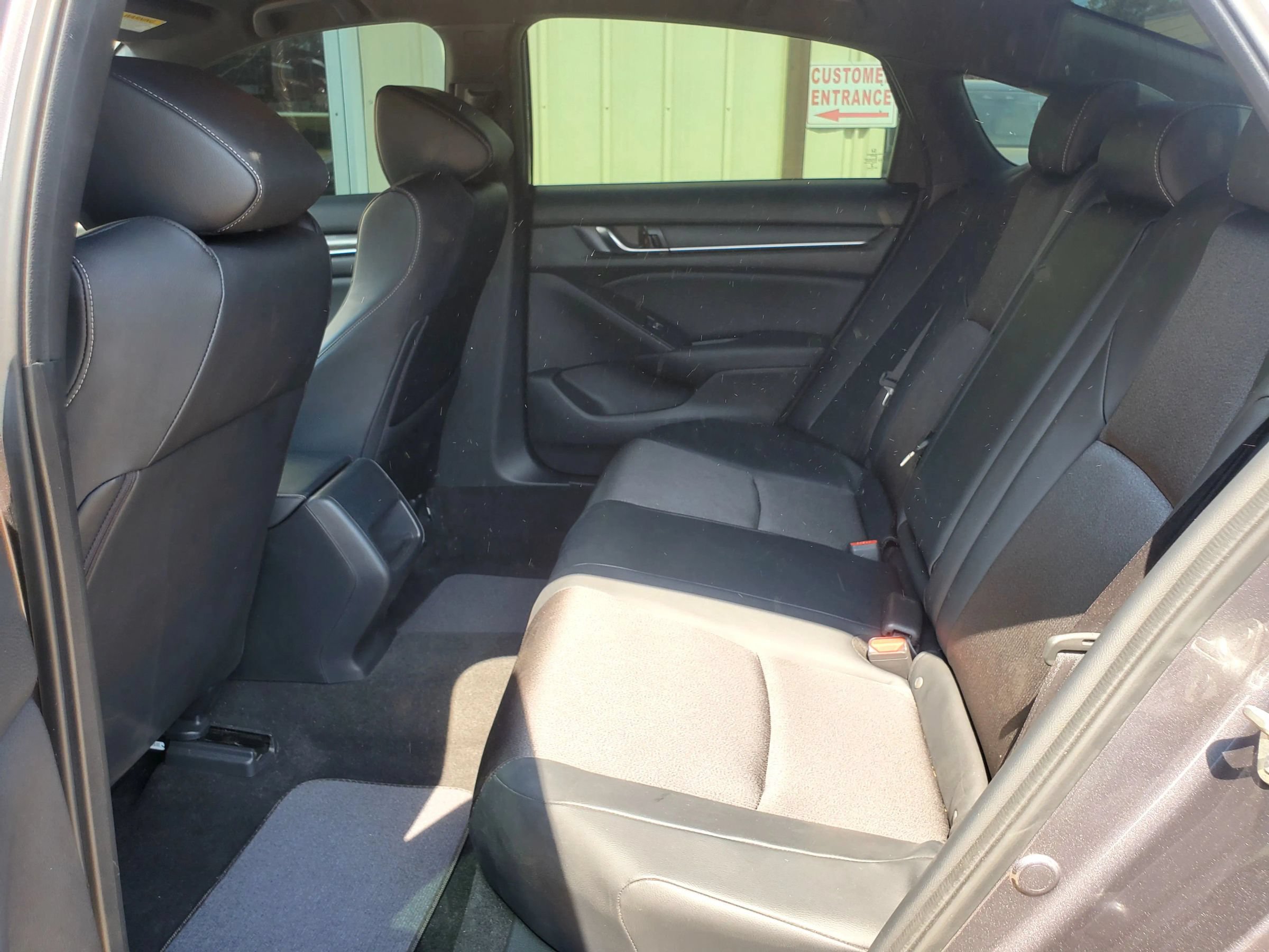 Used 2018 Honda Accord Sport image 28