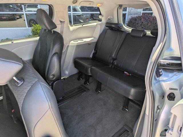 Used 2014 Toyota Sienna SE FWD image 27