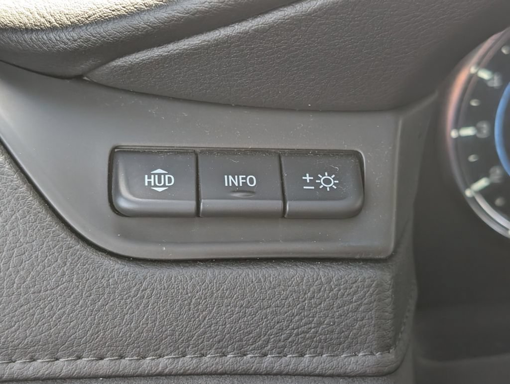 Certified 2020 Cadillac Escalade Luxury w/ Escalade Sport Edition AWD/4WD image 36