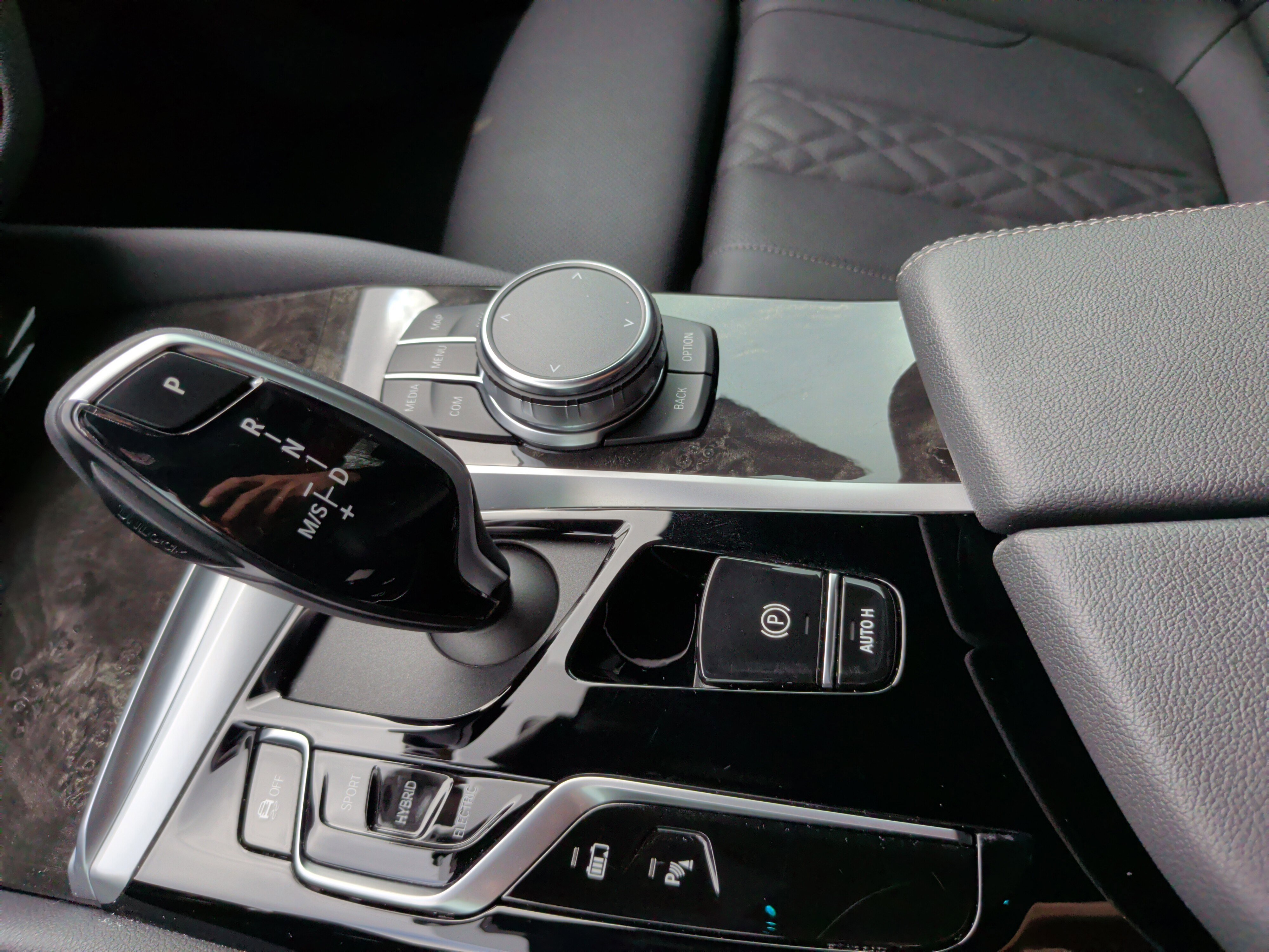 Certified 2023 BMW 530e w/ Premium Package image 19