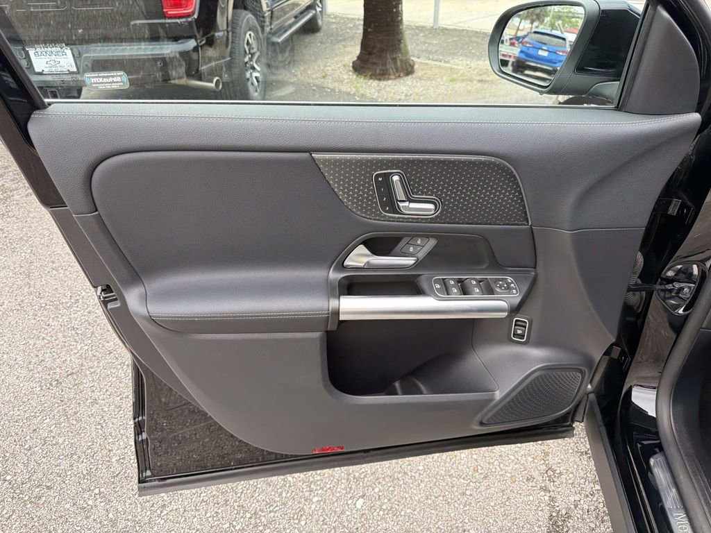 Used 2025 Mercedes-Benz GLA 250 image 19