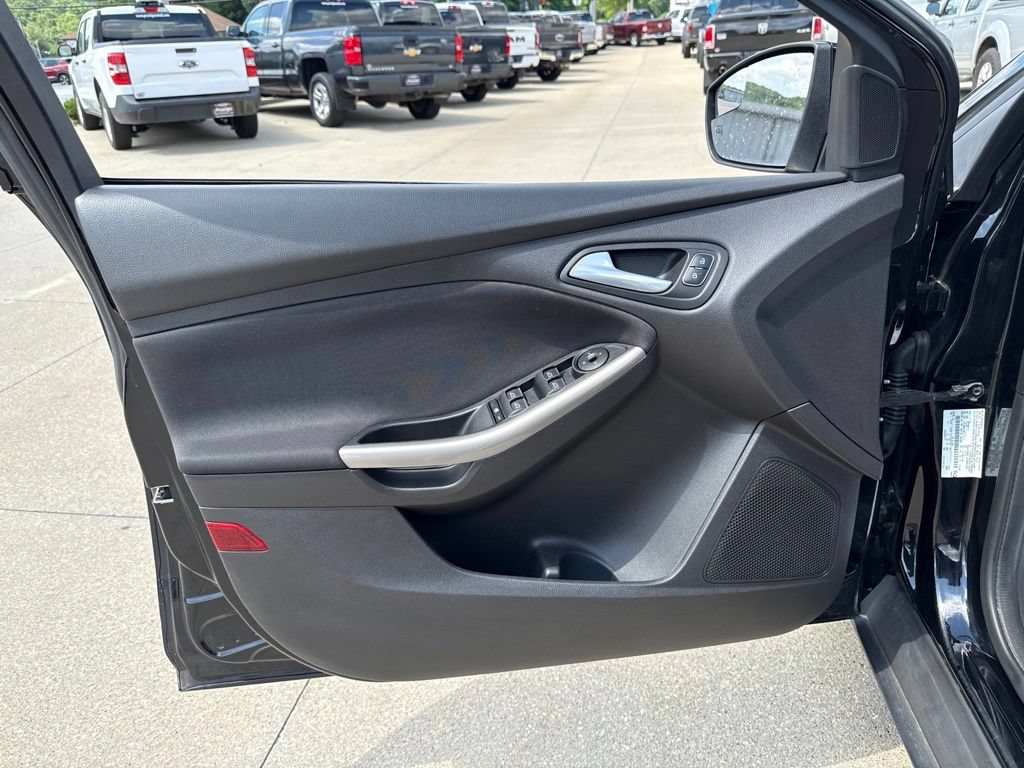 Used 2018 Ford Focus Titanium FWD image 19