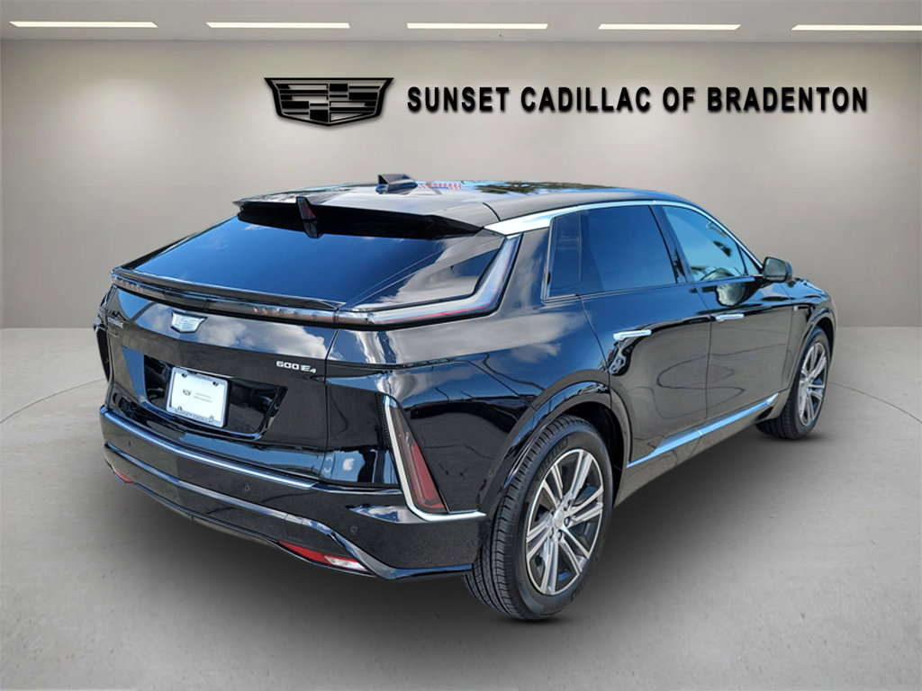 Certified 2025 Cadillac Lyriq Luxury image 4