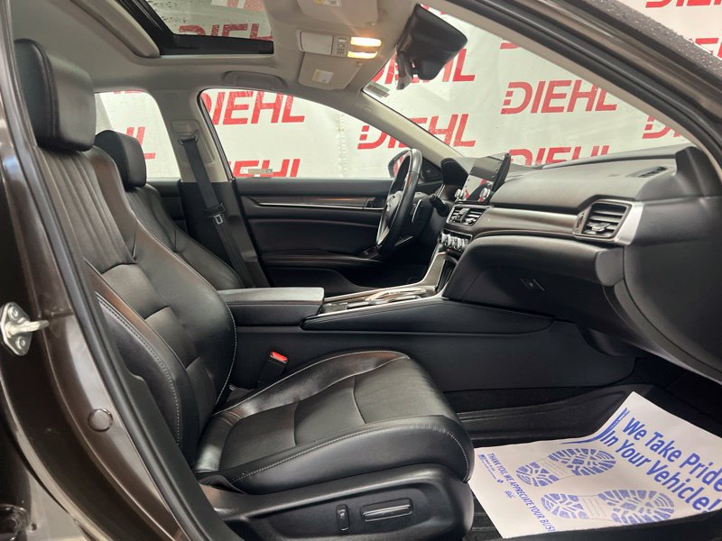 Used 2018 Honda Accord Touring image 12