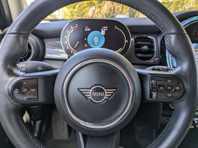 Used 2022 MINI Cooper 4-Door Hardtop w/ Storage Package FWD image 20