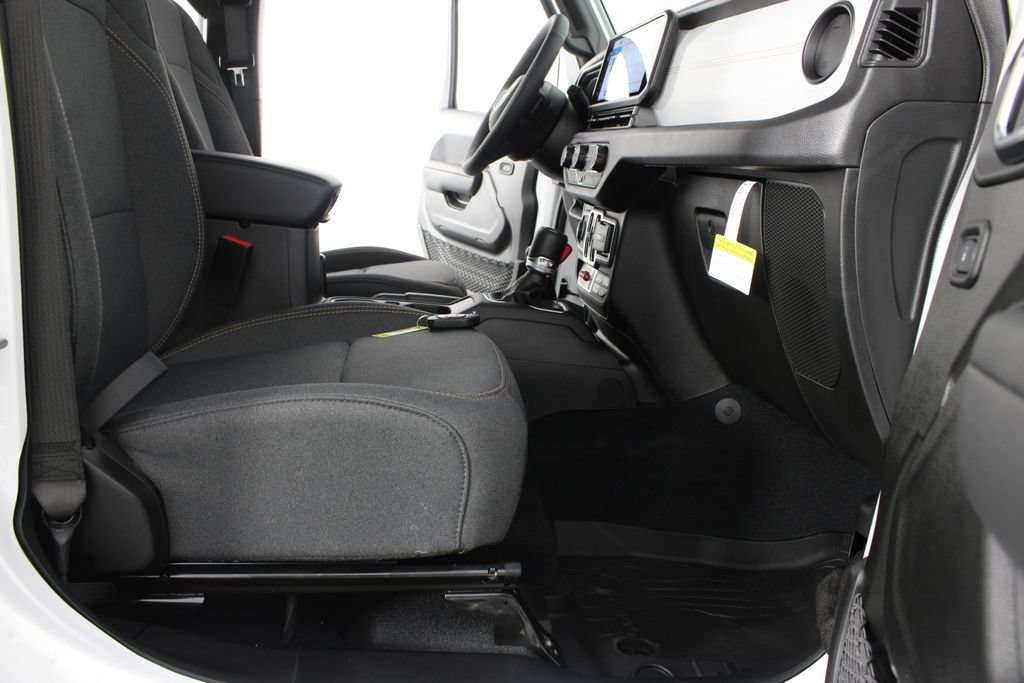 New 2026 Jeep Gladiator Sport AWD/4WD image 17