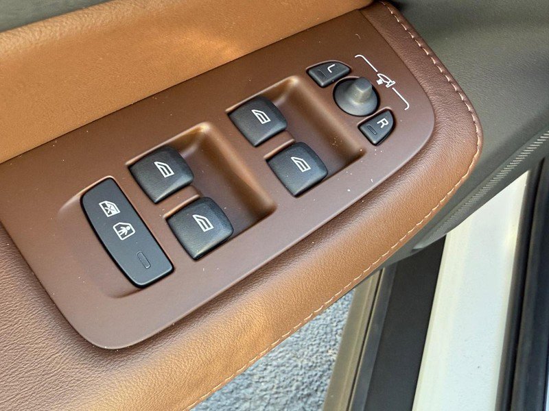 New 2026 Volvo V60 B5 Cross Country Plus w/ Climate Package image 9