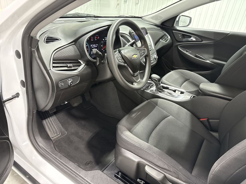 Used 2022 Chevrolet Malibu LS image 10