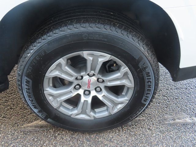 Used 2024 GMC Yukon SLE image 13