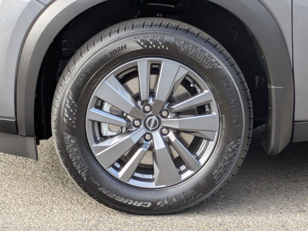 New 2025 Nissan Pathfinder SV image 9