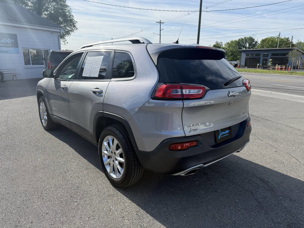 Used 2015 Jeep Cherokee Limited AWD/4WD image 8