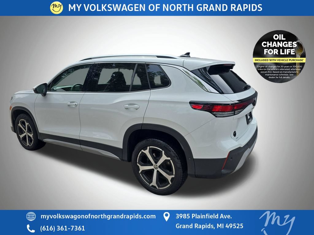 Used 2025 Volkswagen Tiguan SE AWD/4WD image 6