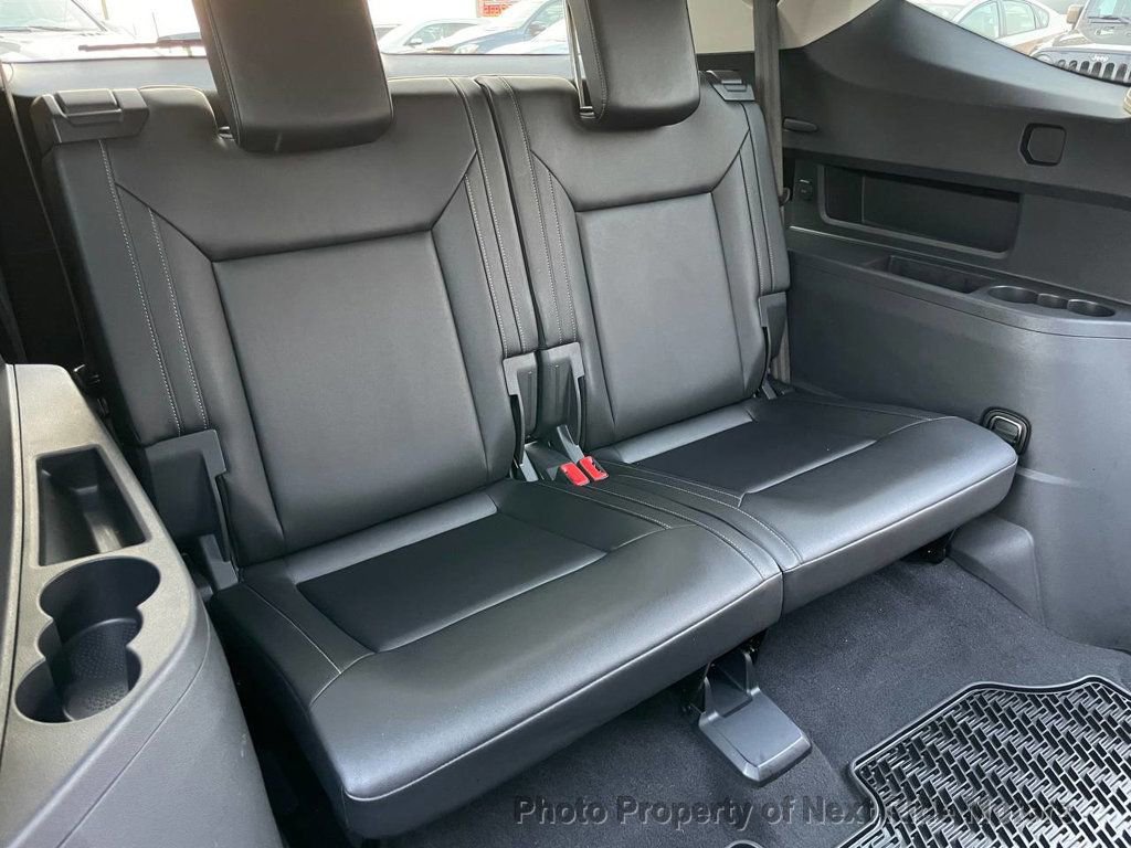 Used 2019 Volkswagen Atlas SE w/ Panoramic Sunroof Package image 16