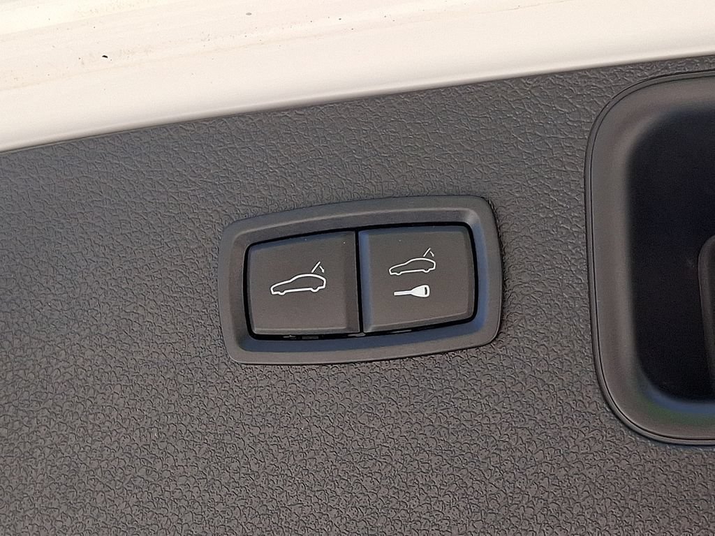 Used 2020 Porsche Macan AWD/4WD image 31