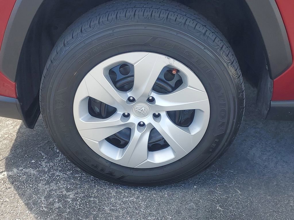 Certified 2024 Toyota RAV4 LE image 4