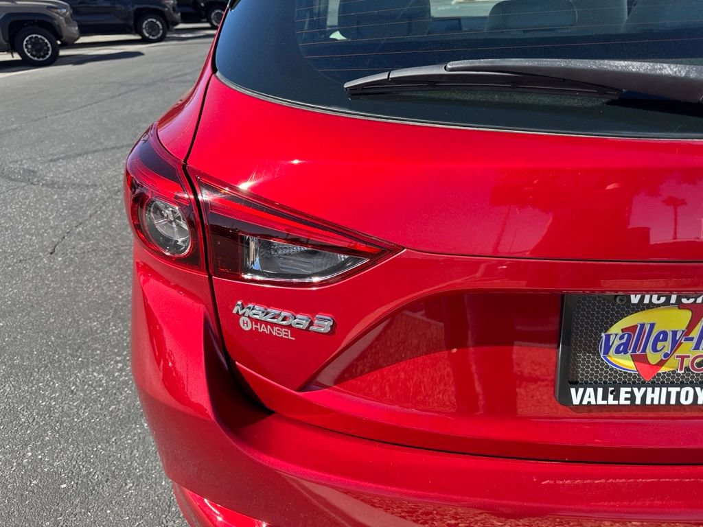 Used 2018 MAZDA MAZDA3 Grand Touring w/ Premium Equipment Package FWD image 8
