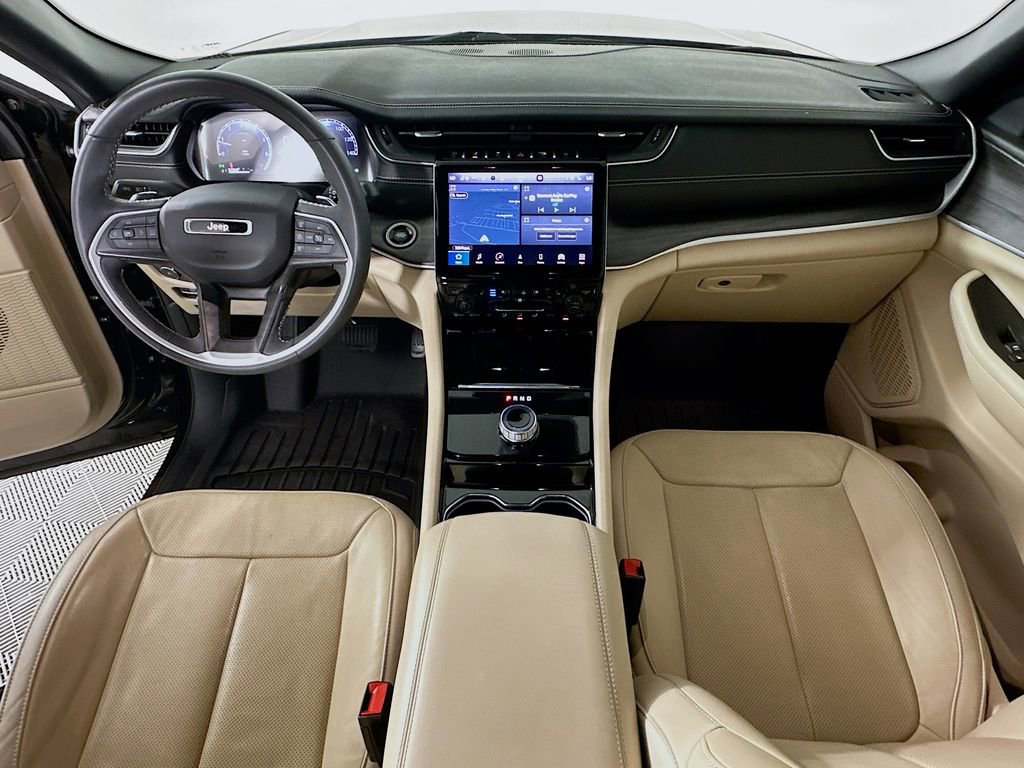 Used 2023 Jeep Grand Cherokee L Limited w/ Luxury Tech Group II image 3