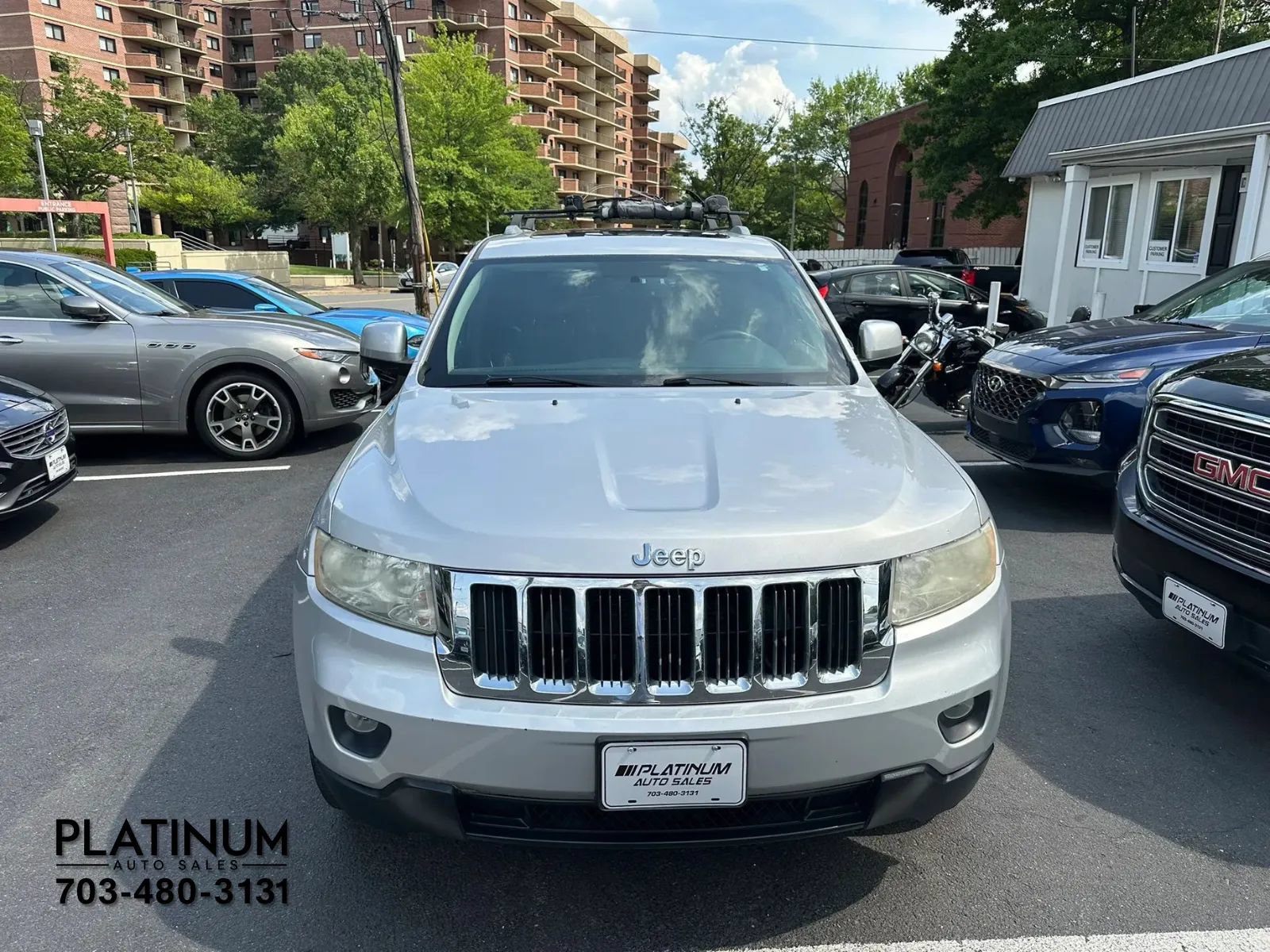 Used 2012 Jeep Grand Cherokee Laredo AWD/4WD image 4