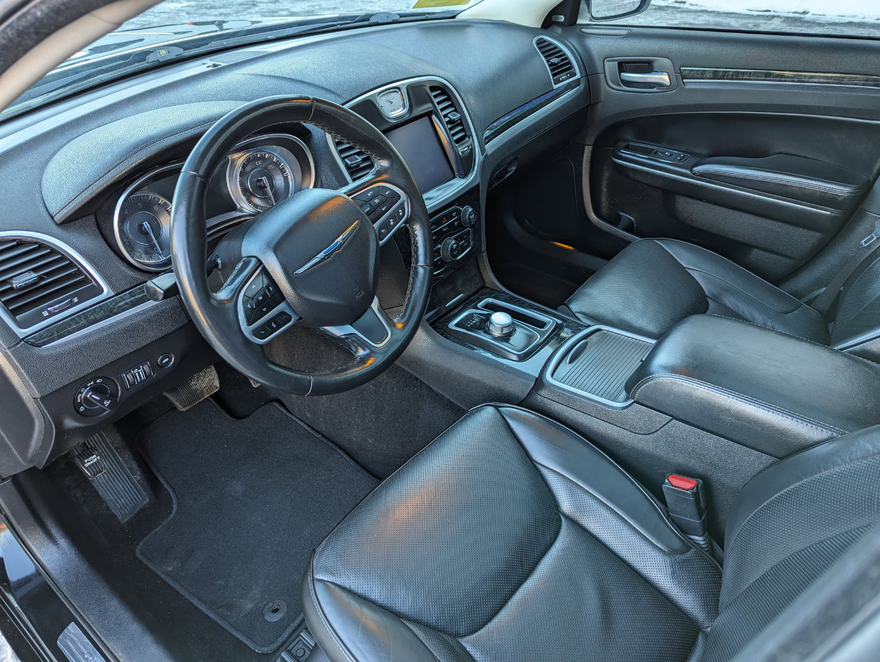 Used 2021 Chrysler 300 Touring L image 12