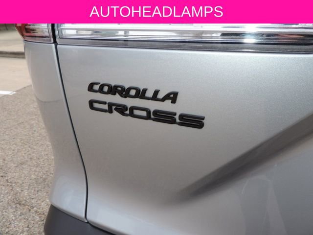 Used 2024 Toyota Corolla Cross SE image 13
