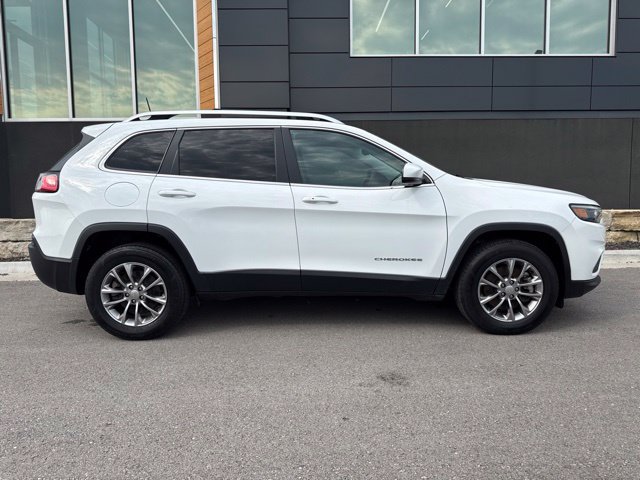 Used 2021 Jeep Cherokee Latitude Lux w/ Mopar Interior Package AWD/4WD image 2