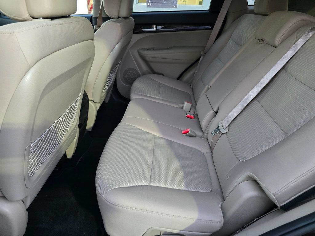 Used 2014 Kia Sorento LX FWD image 11