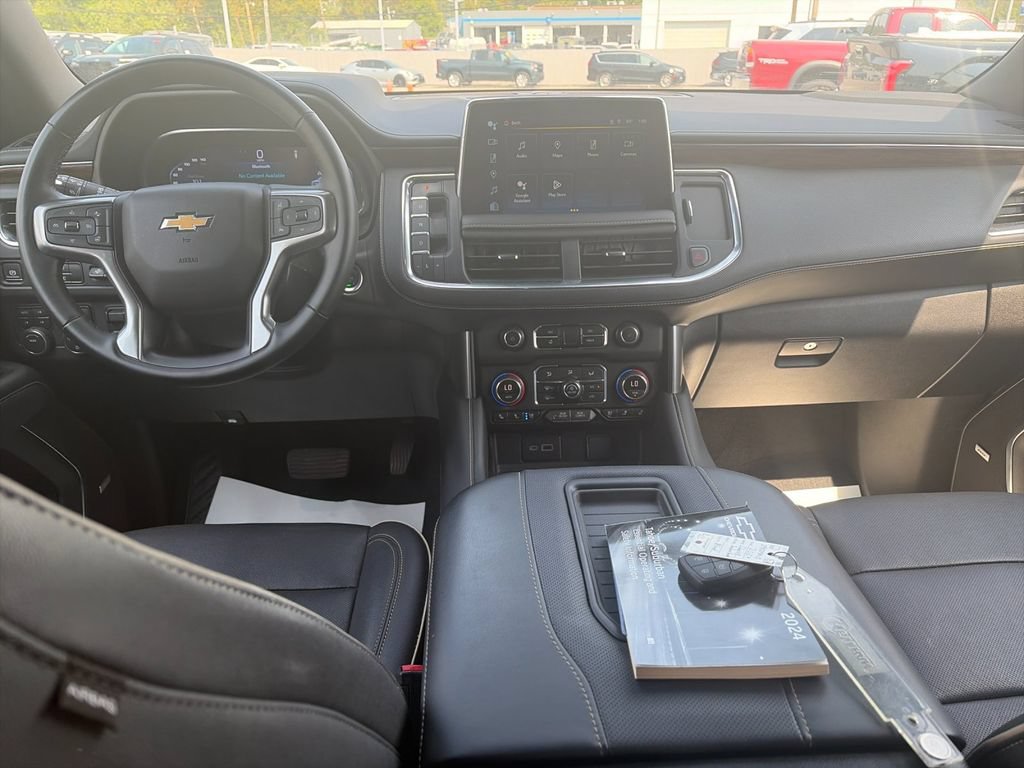 Used 2024 Chevrolet Suburban Premier w/ Premium Package AWD/4WD image 16
