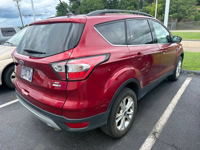 Used 2018 Ford Escape SE w/ SE Sync 3 Package AWD/4WD image 3