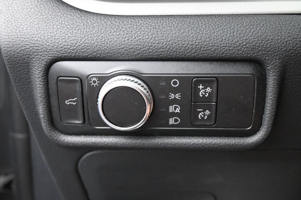 Used 2020 Ford Explorer XLT w/ Comfort Package AWD/4WD image 18