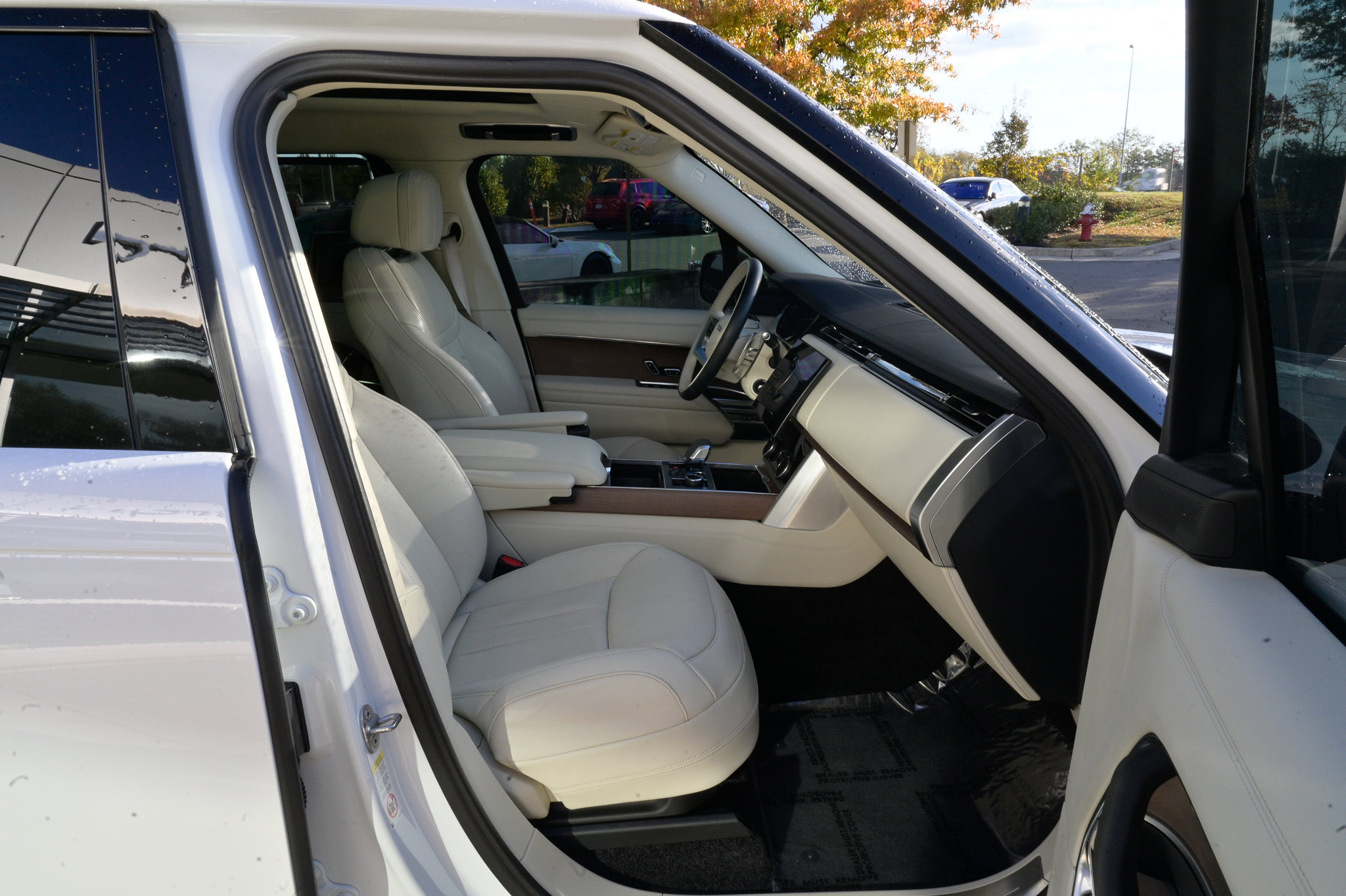 Used 2023 Land Rover Range Rover Autobiography image 56