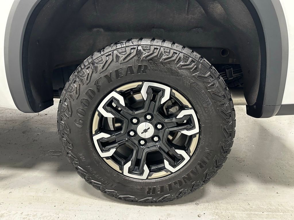 Used 2023 Chevrolet Silverado 1500 ZR2 w/ Technology Package AWD/4WD image 65